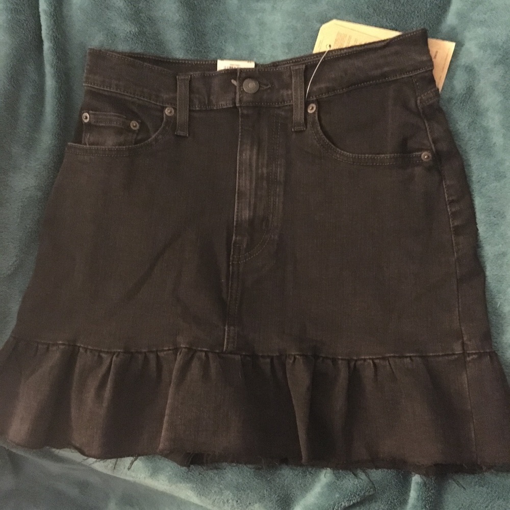 Levi’s Denim Ruffle Skirt